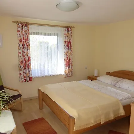 Ferien-apartment-mit-gartenblick Appartement *