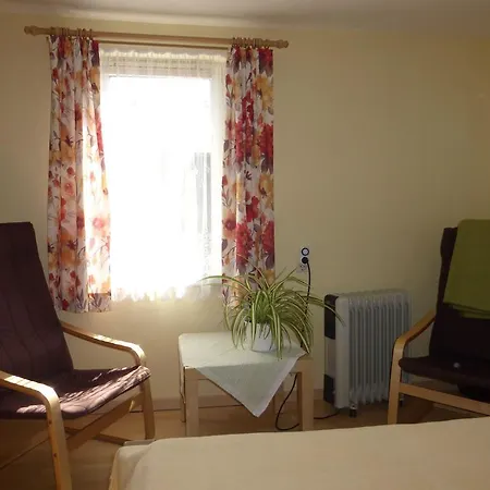 Ferien-apartment-mit-gartenblick * Rostock